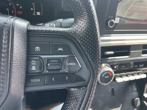 Used 2025 Toyota Tacoma SR5 AWD/4WD image 29
