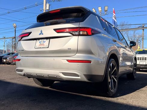 Used 2024 Mitsubishi Outlander Ralliart image 13