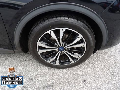 Certified 2021 Ford Escape SE w/ SE Sport Appearance Package image 9