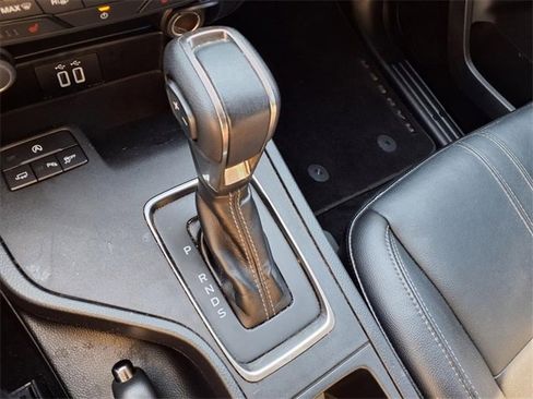 Used 2019 Ford Ranger Lariat w/ Black Appearance Package image 19