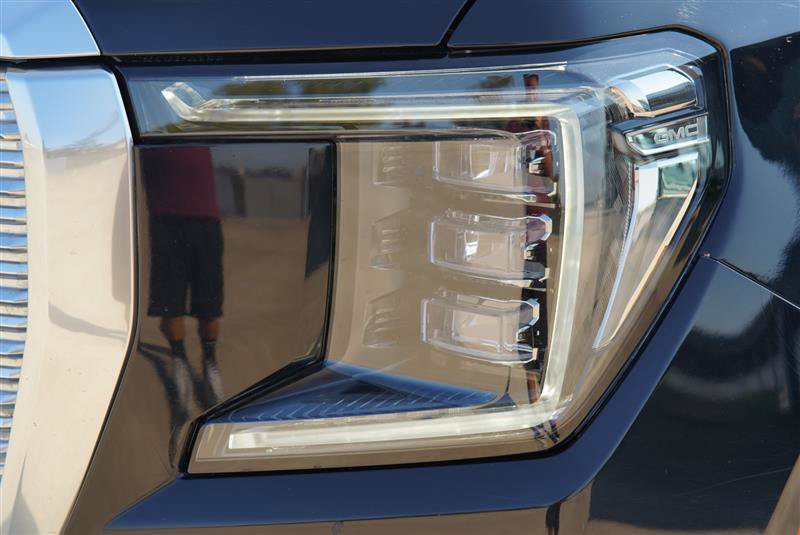 Used 2021 GMC Yukon Denali w/ Denali Premium Package AWD/4WD image 28