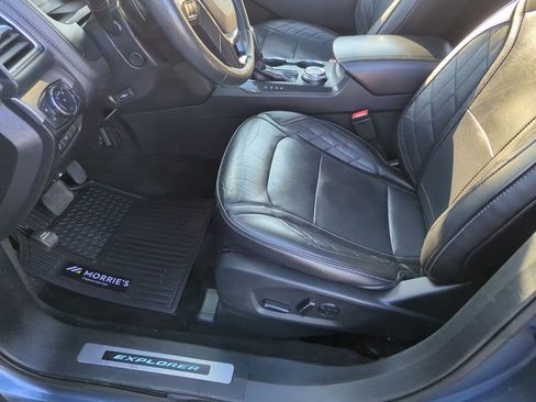 Used 2018 Ford Explorer Platinum image 35