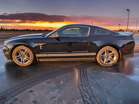 Used 2011 Ford Mustang Shelby GT500 RWD image 3