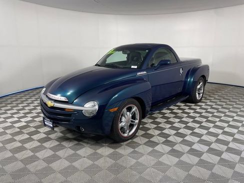 Used 2005 Chevrolet SSR w/ Preferred Equipment Group RWD image 1