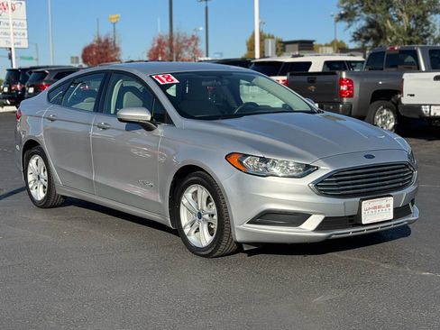 Used 2018 Ford Fusion S image 3