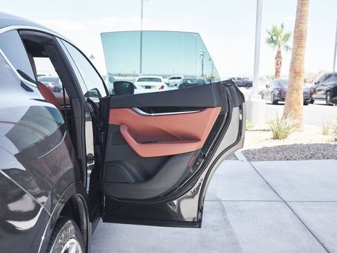 Used 2022 Maserati Levante Modena image 13