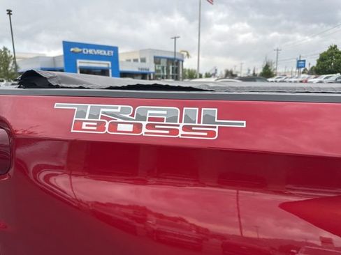 Used 2021 Chevrolet Silverado 1500 LT Trail Boss w/ Bed Protection Package AWD/4WD image 12