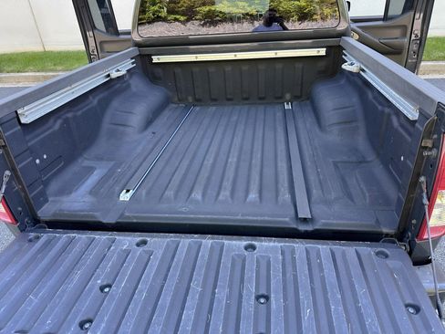 Used 2011 Nissan Frontier PRO-4X w/ Pro-4x Luxury Pkg AWD/4WD image 24
