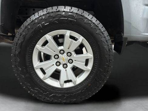 Used 2020 Chevrolet Colorado LT RWD image 30