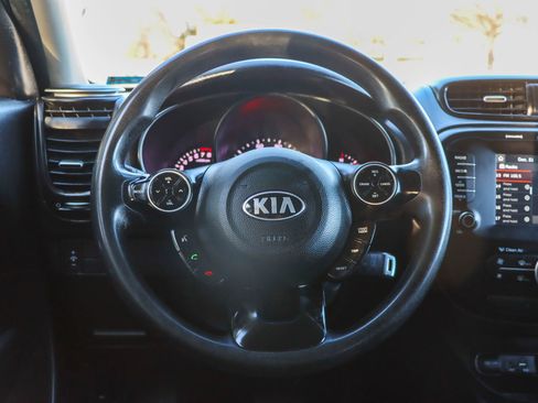 Used 2018 Kia Soul + image 26