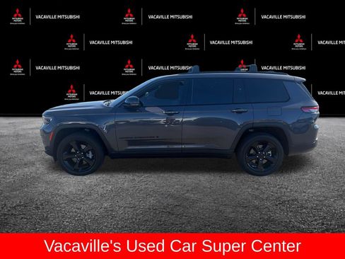 Used 2023 Jeep Grand Cherokee L Laredo AWD/4WD image 2