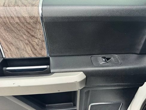 Used 2019 Ford F250 Lariat w/ Lariat Ultimate Package AWD/4WD image 29