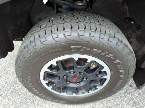 Used 2024 Toyota Tacoma TRD Off-Road w/ TRD Off Road Upgrade Package AWD/4WD image 5