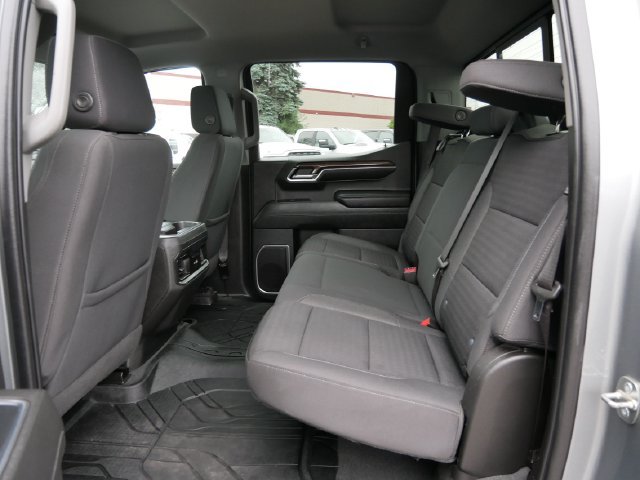 Used 2023 Chevrolet Silverado 1500 LT w/ Z71 Off-Road Package AWD/4WD image 17