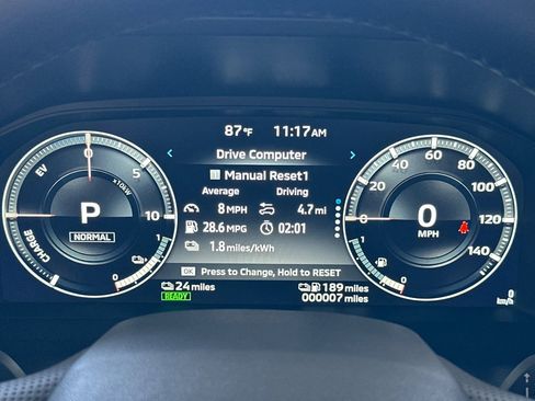 New 2025 Mitsubishi Outlander SE image 24