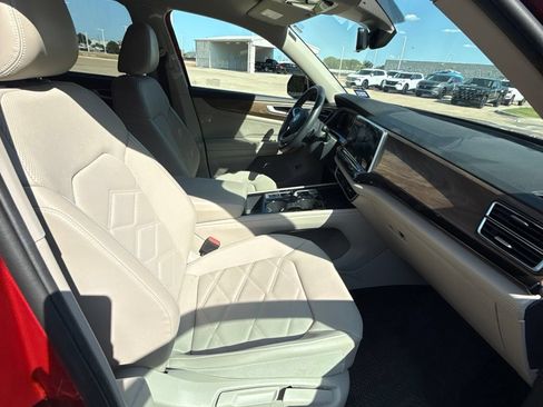 Used 2024 Volkswagen Atlas SE FWD image 25