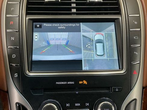 Used 2017 Lincoln MKX Black Label w/ Driver Assistance Package image 18