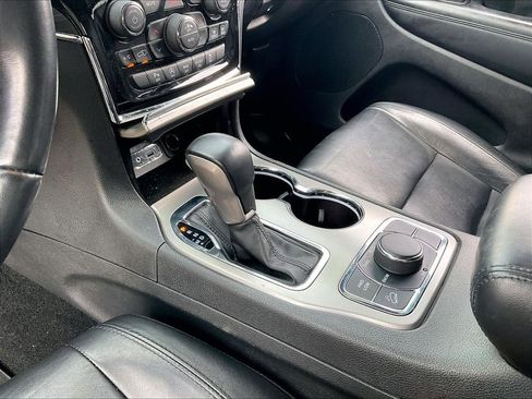 Used 2022 Jeep Grand Cherokee Limited w/ Tech Group image 19