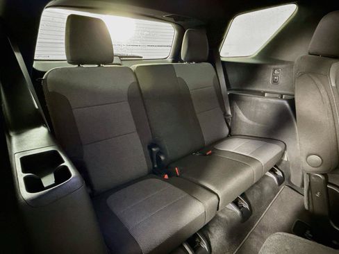 Used 2023 Chevrolet Traverse LT AWD/4WD image 27