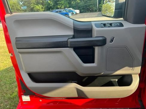 Used 2015 Ford F150 XL w/ Equipment Group 101A Mid AWD/4WD image 9