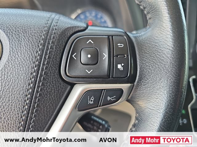 Used 2019 Toyota Sienna XLE w/ XLE Navigation Package FWD image 17