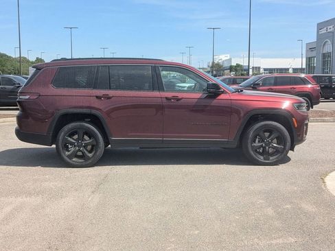 New 2026 Jeep Grand Cherokee L Limited w/ Limited Altitude Package AWD/4WD image 6