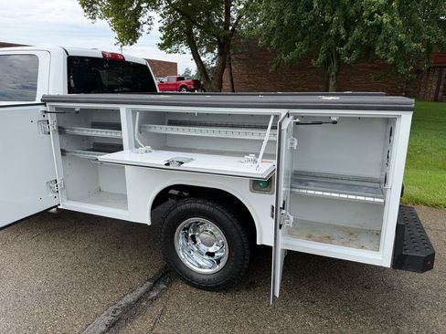 Used 2019 RAM 3500 Tradesman w/ Chrome Appearance Group AWD/4WD image 39