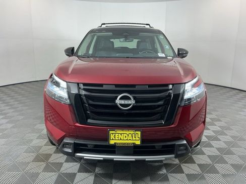 Used 2023 Nissan Pathfinder Platinum image 2