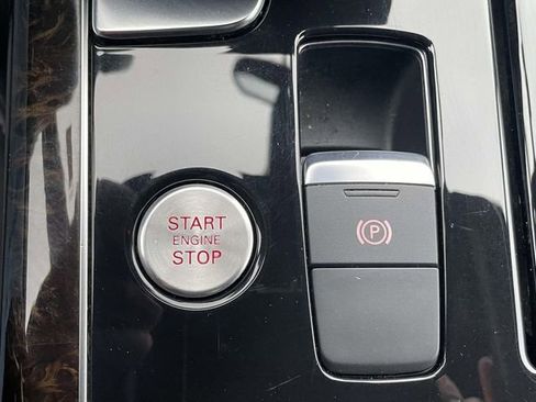 Used 2011 Audi A8 L 4.2 image 25