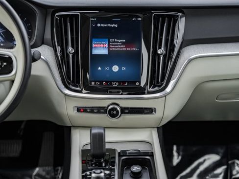 Used 2024 Volvo S60 B5 Plus image 21