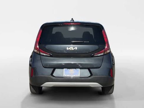 Used 2023 Kia Soul LX w/ LX Technology Package image 4