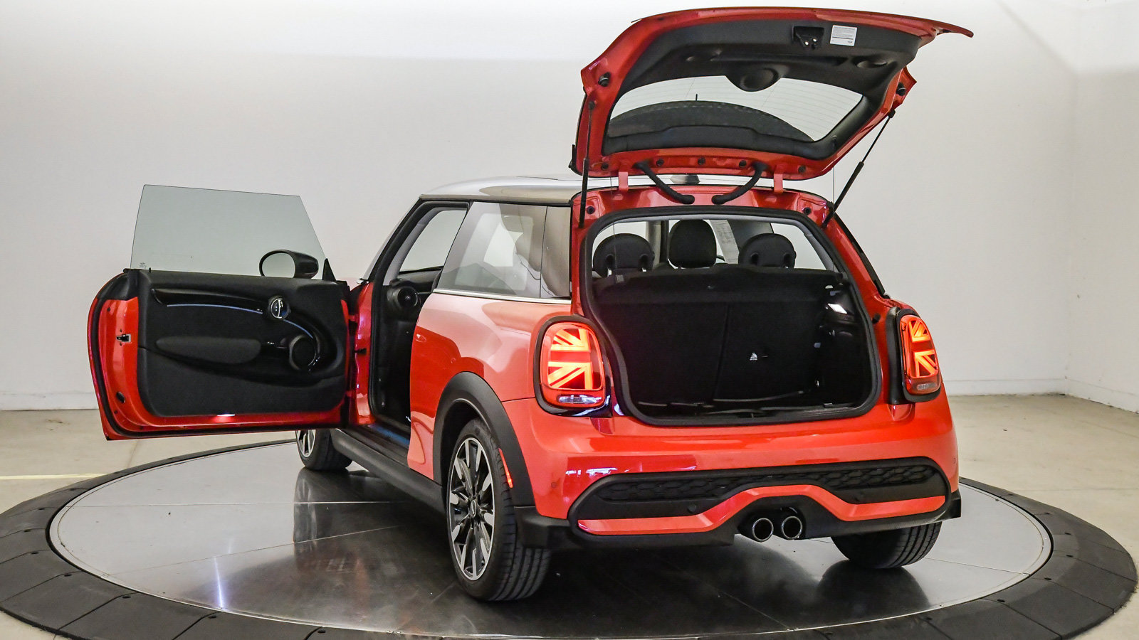 Used 2024 MINI Cooper S FWD image 25