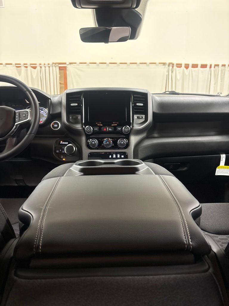New 2026 RAM 1500 Express AWD/4WD image 18