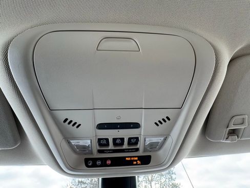 Used 2023 Buick Enclave Essence w/ Experience Buick Package image 22