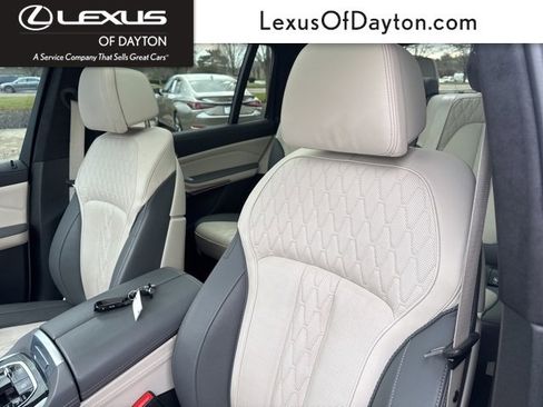 Used 2023 BMW X7 M60i w/ Executive Package image 21