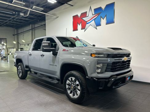 Used 2024 Chevrolet Silverado 2500 Custom w/ Custom Convenience Package AWD/4WD image 2