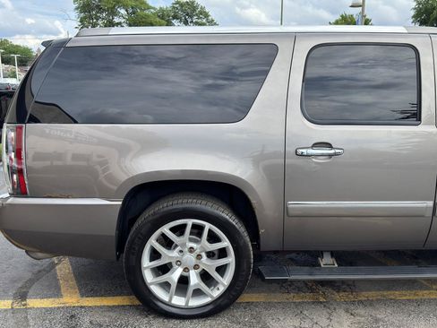 Used 2011 GMC Yukon XL Denali AWD/4WD image 11