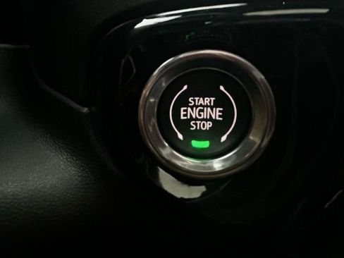 Used 2025 GMC Sierra 2500 SLT w/ SLT Premium Package image 3