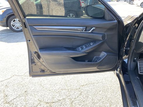 Used 2018 Honda Accord Sport image 14