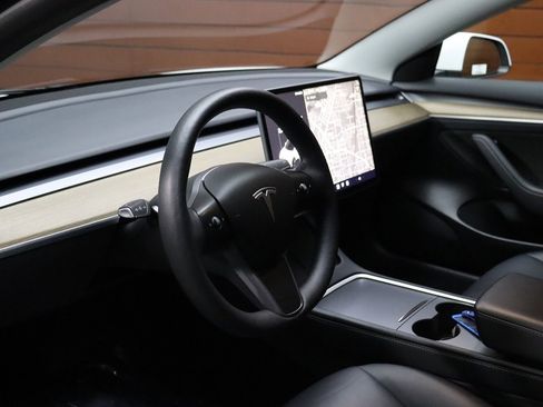 Used 2021 Tesla Model 3 Long Range image 32