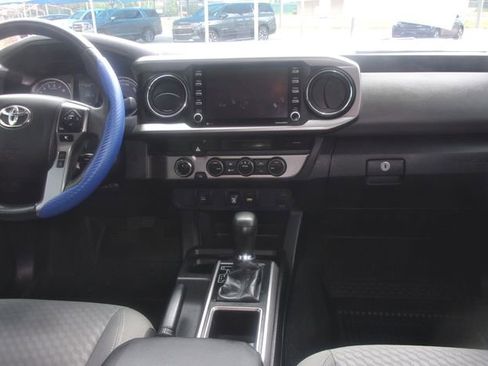 Used 2021 Toyota Tacoma SR5 AWD/4WD image 16