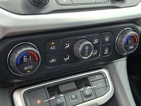 Used 2020 GMC Acadia SLE w/ Driver Convenience Package AWD/4WD image 16