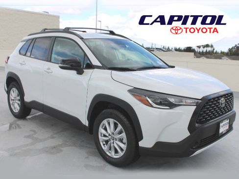 New 2026 Toyota Corolla Cross LE FWD image 1