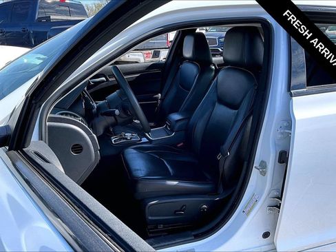 Used 2023 Chrysler 300 Touring L w/ Comfort Group AWD/4WD image 21