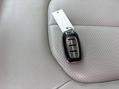 Used 2020 Chrysler Voyager Lxi FWD image 27