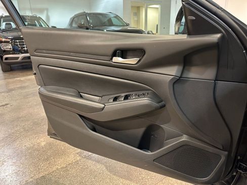 Used 2025 Nissan Altima 2.5 SV image 20