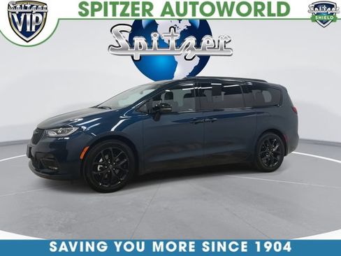 Used 2025 Chrysler Pacifica Limited FWD image 6