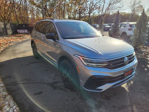 Certified 2024 Volkswagen Tiguan SE R-Line w/ MDO Package, Two-Row image 7