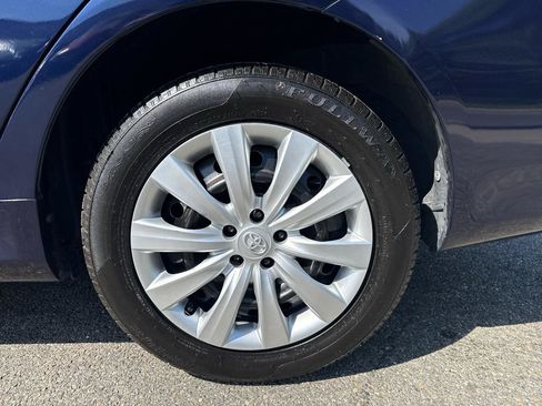 Used 2012 Toyota Corolla LE FWD image 21