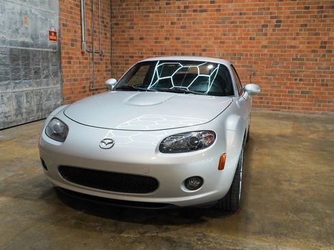 Used 2007 MAZDA MX-5 Miata Grand Touring w/ Premium Pkg RWD image 6